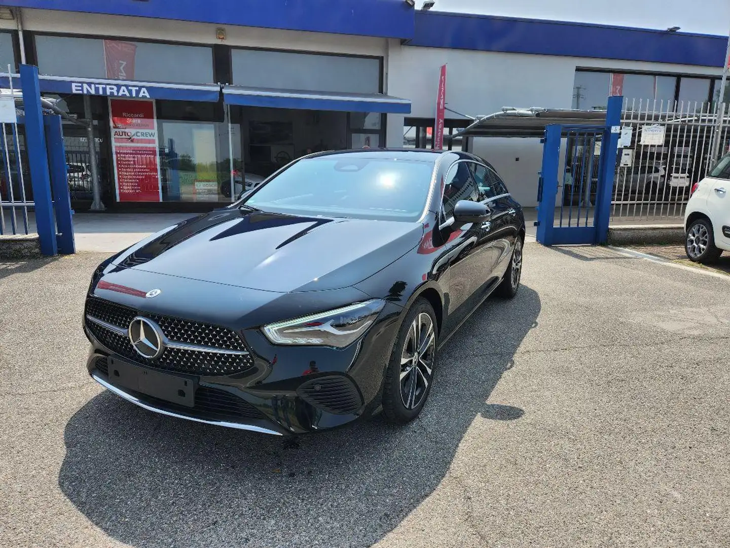 Mercedes-Benz CLA 180 Aut. Shooting Brake Sport MILD HYBRID Černá - 2