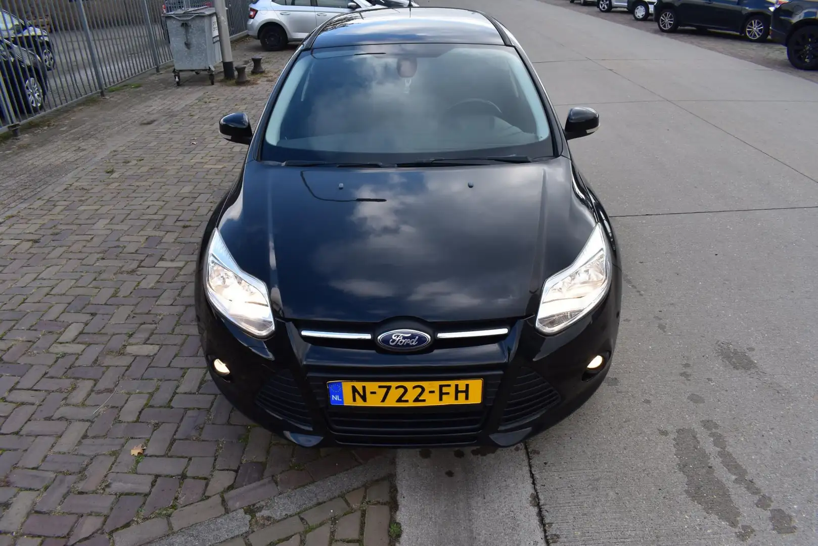 Ford Focus Wagon 1.0 EcoBoost Titanium Noir - 2