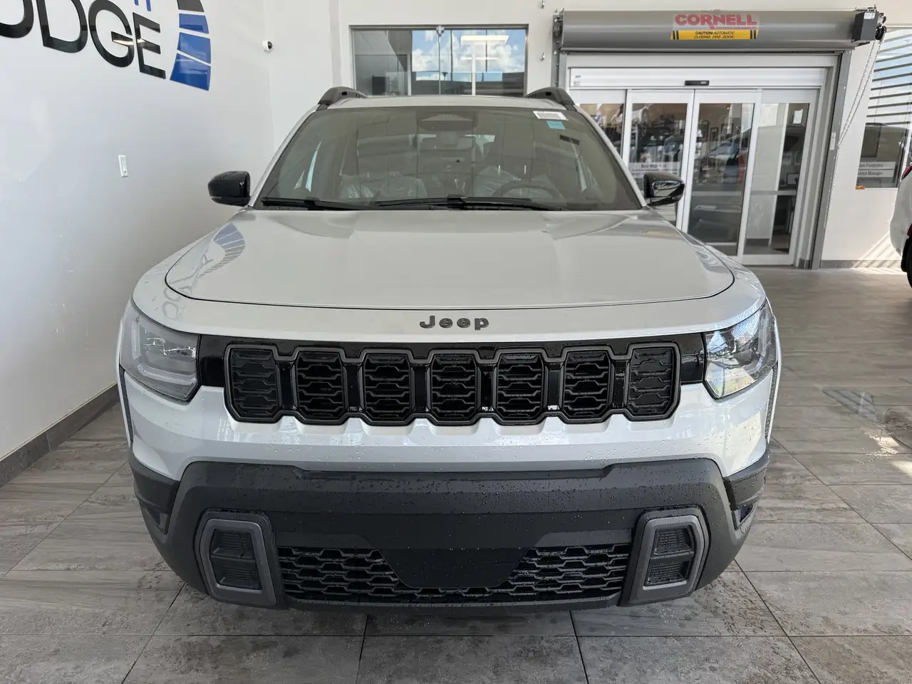 Jeep Cherokee снимка Jeep Cherokee