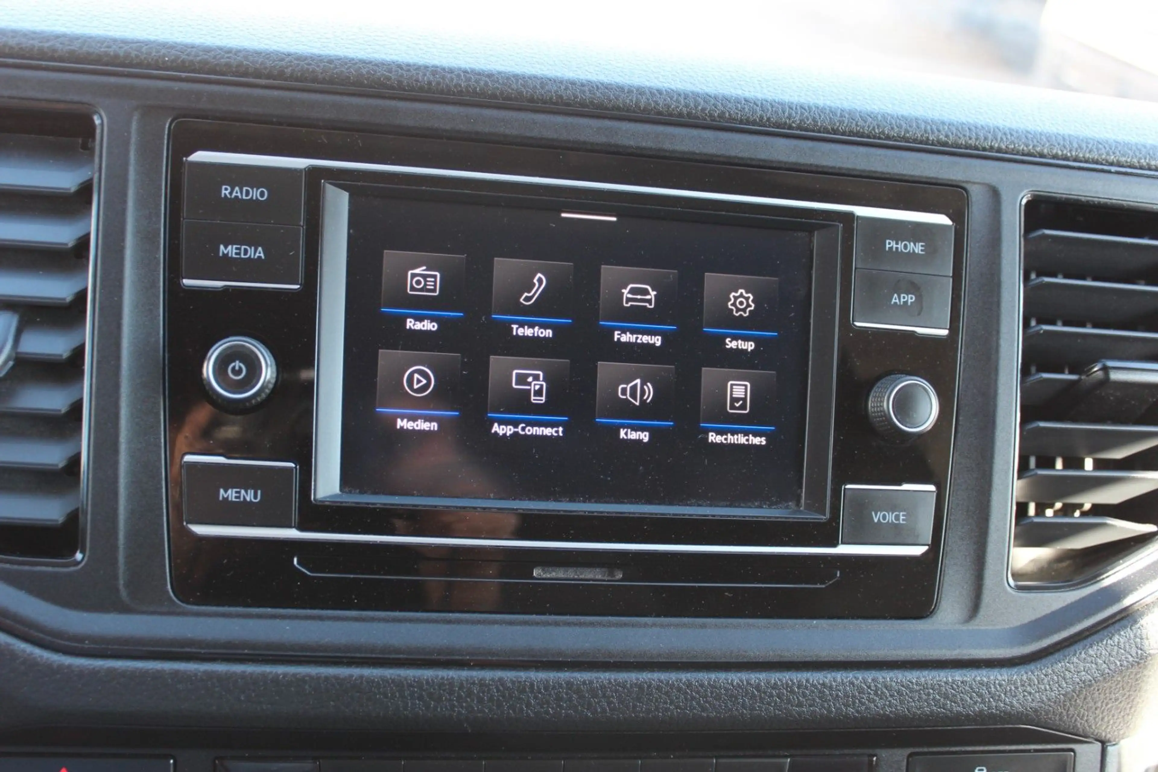 Volkswagen Crafter Kasten 30 mittellang Hochdach FWD — photo 13