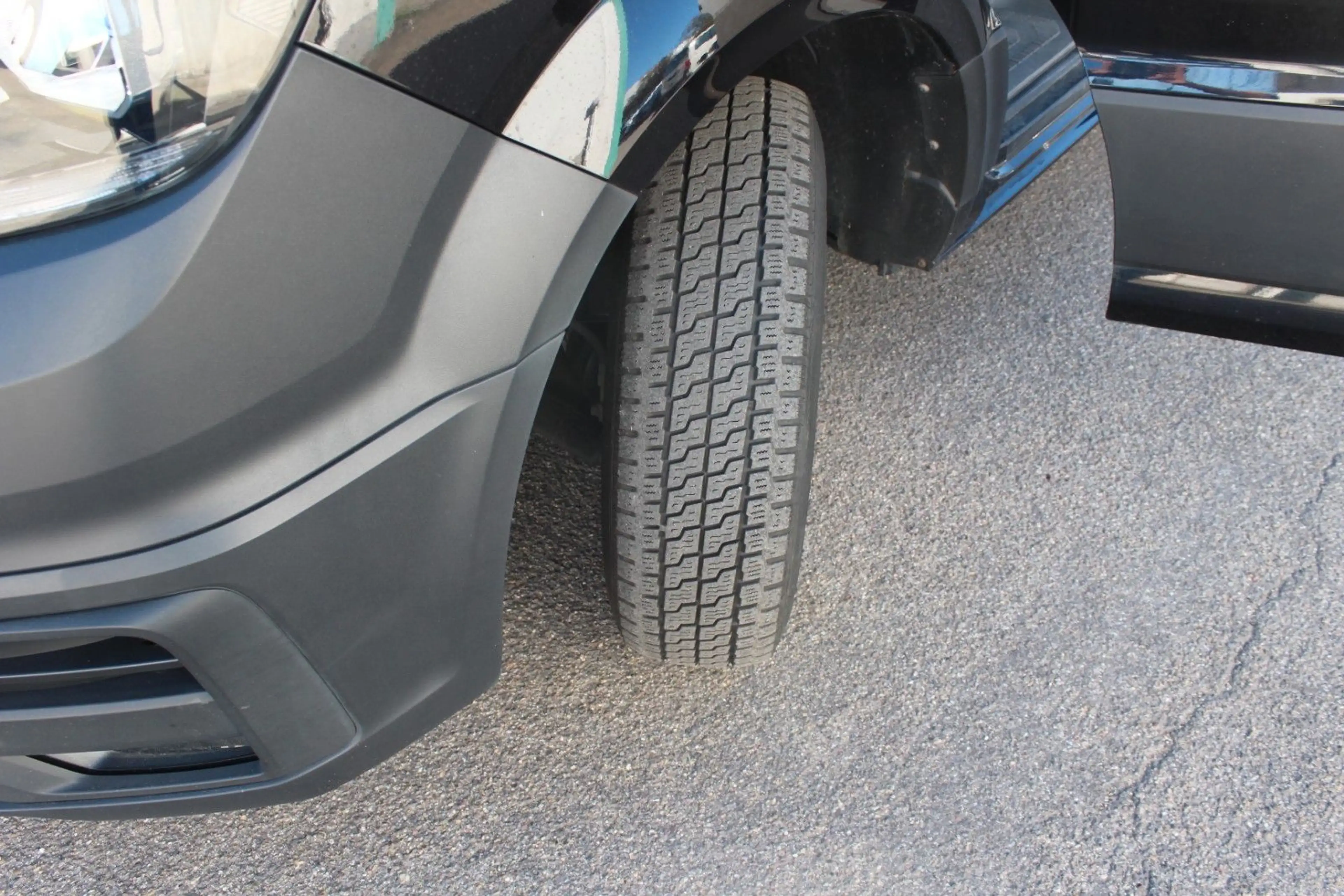 Volkswagen Crafter Kasten 30 mittellang Hochdach FWD — photo 20
