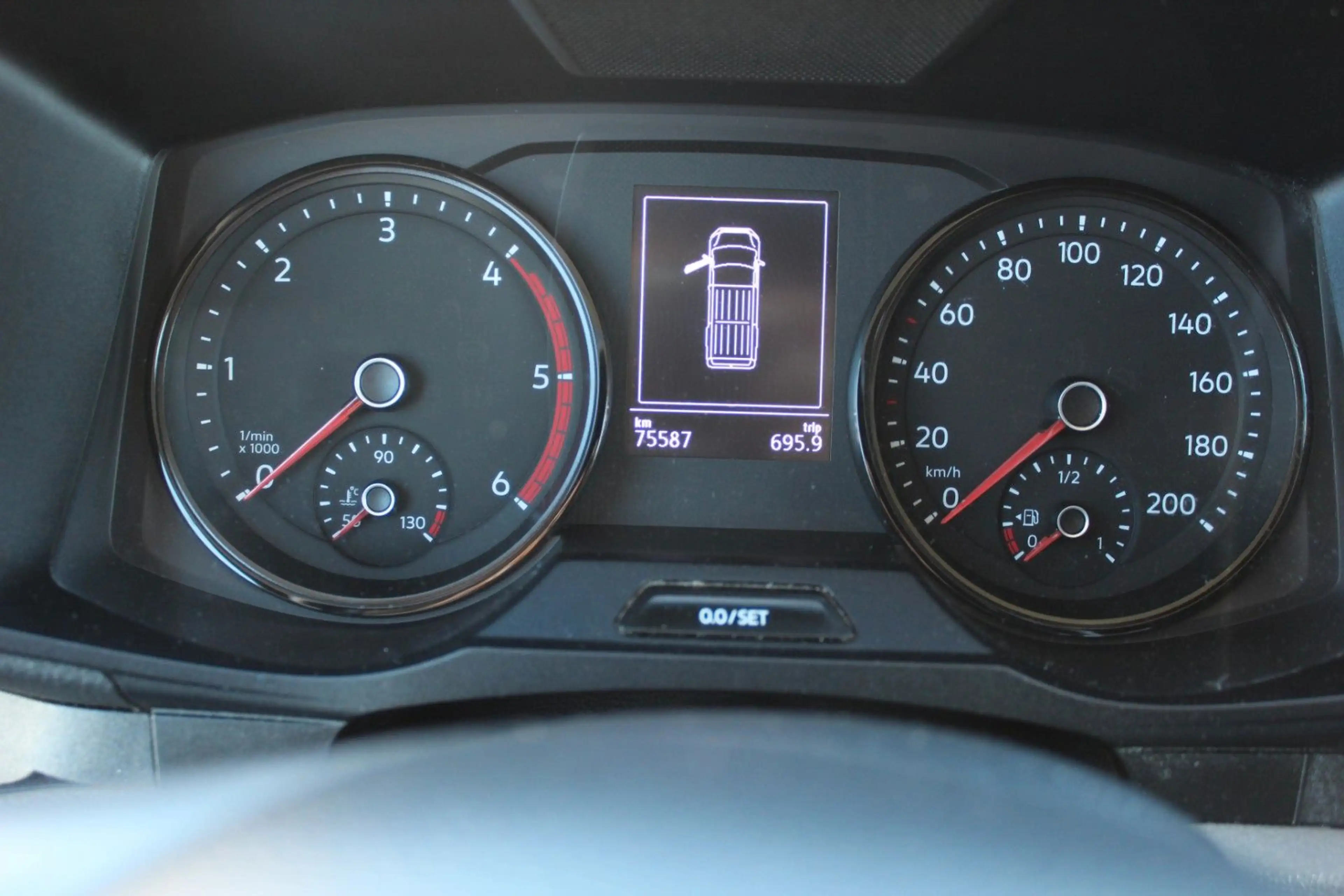 Volkswagen Crafter Kasten 30 mittellang Hochdach FWD — photo 10