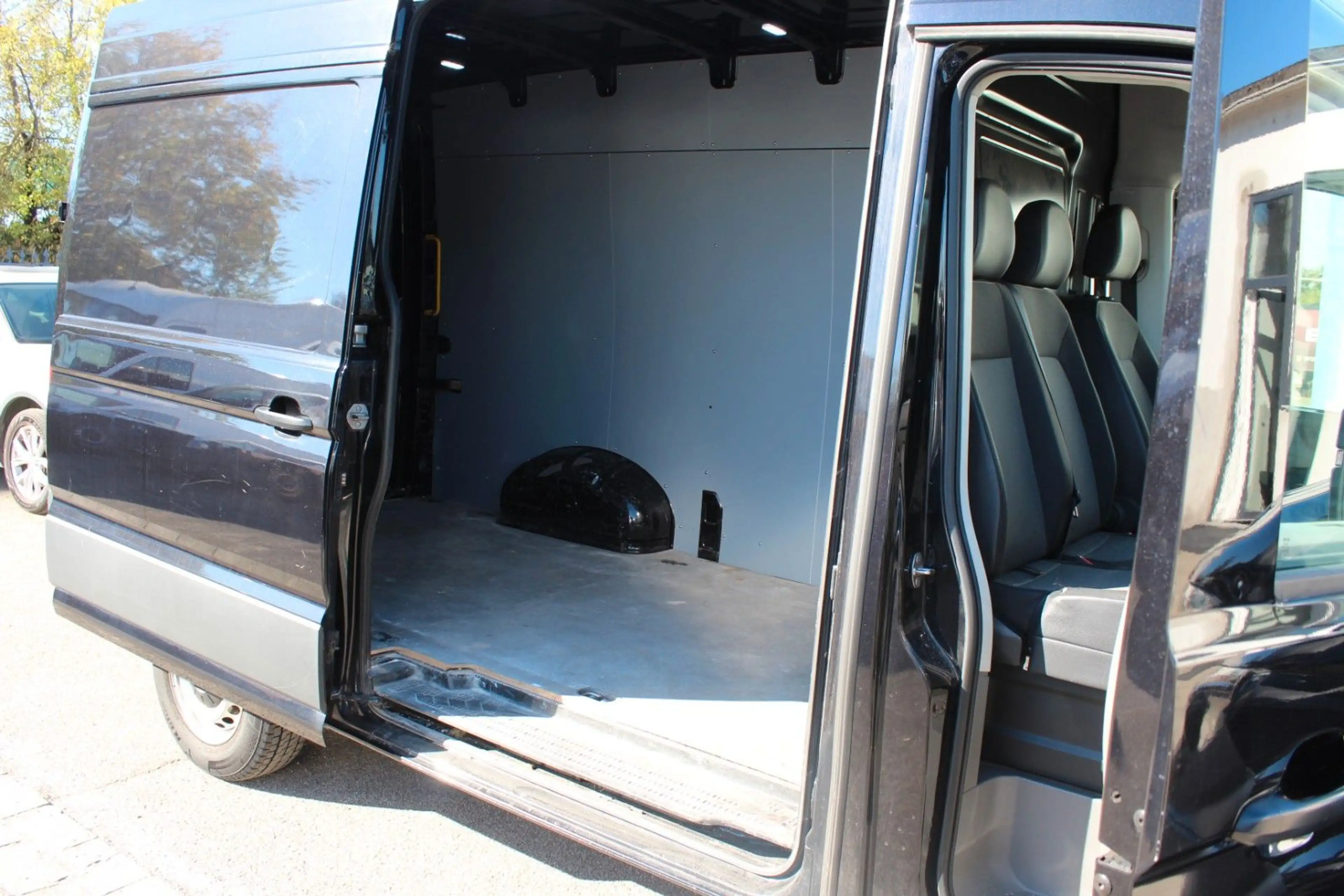 Volkswagen Crafter Kasten 30 mittellang Hochdach FWD — photo 18