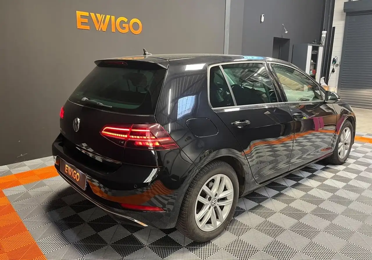 Volkswagen Golf Standard Model — photo 2