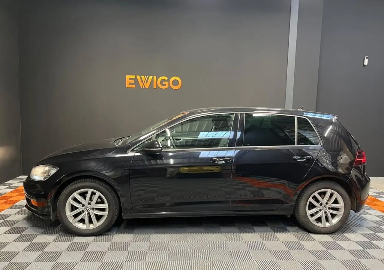 Volkswagen Golf Standard Model — photo 16