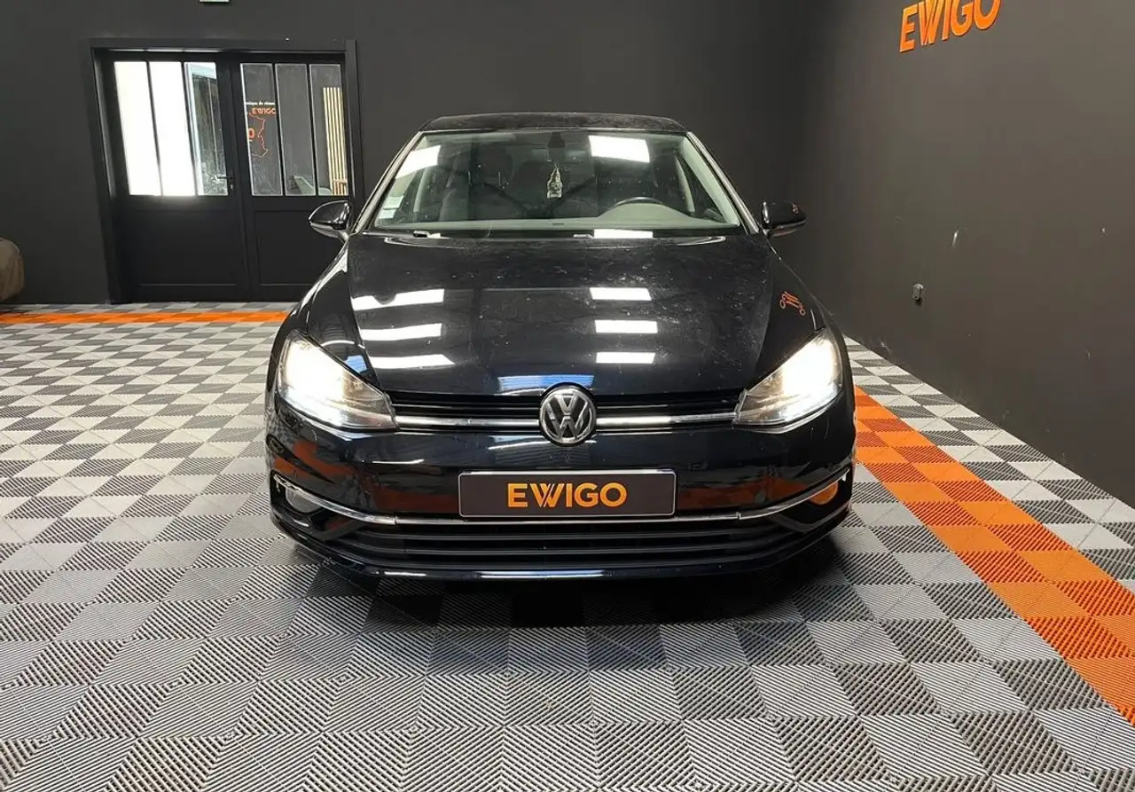 Volkswagen Golf Standard Model — photo 15