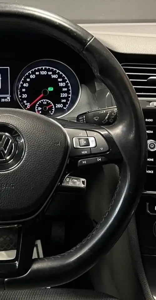 Volkswagen Golf Standard Model — photo 24