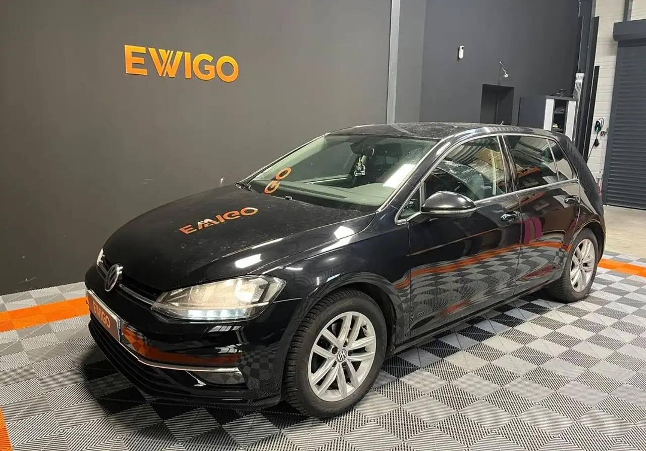 Volkswagen Golf Standard Model