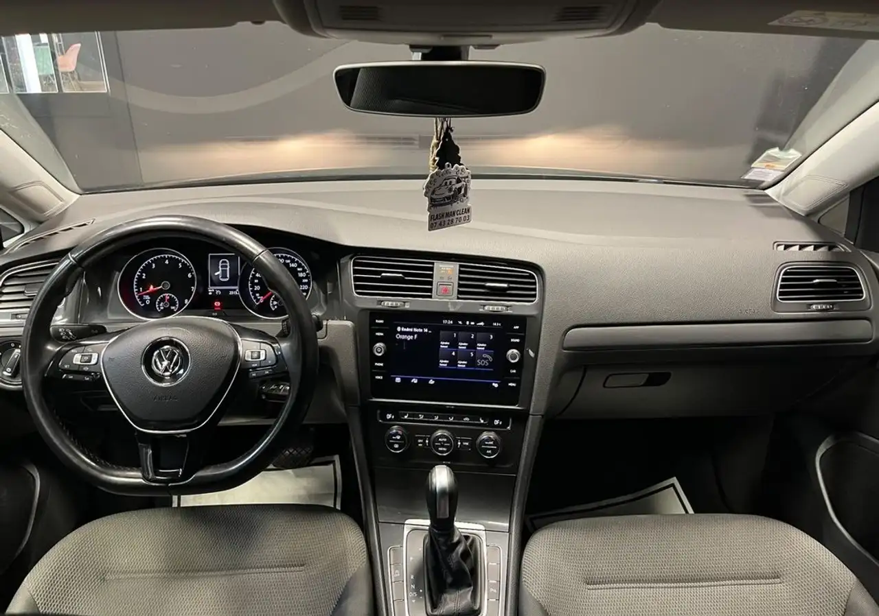 Volkswagen Golf Standard Model — photo 3
