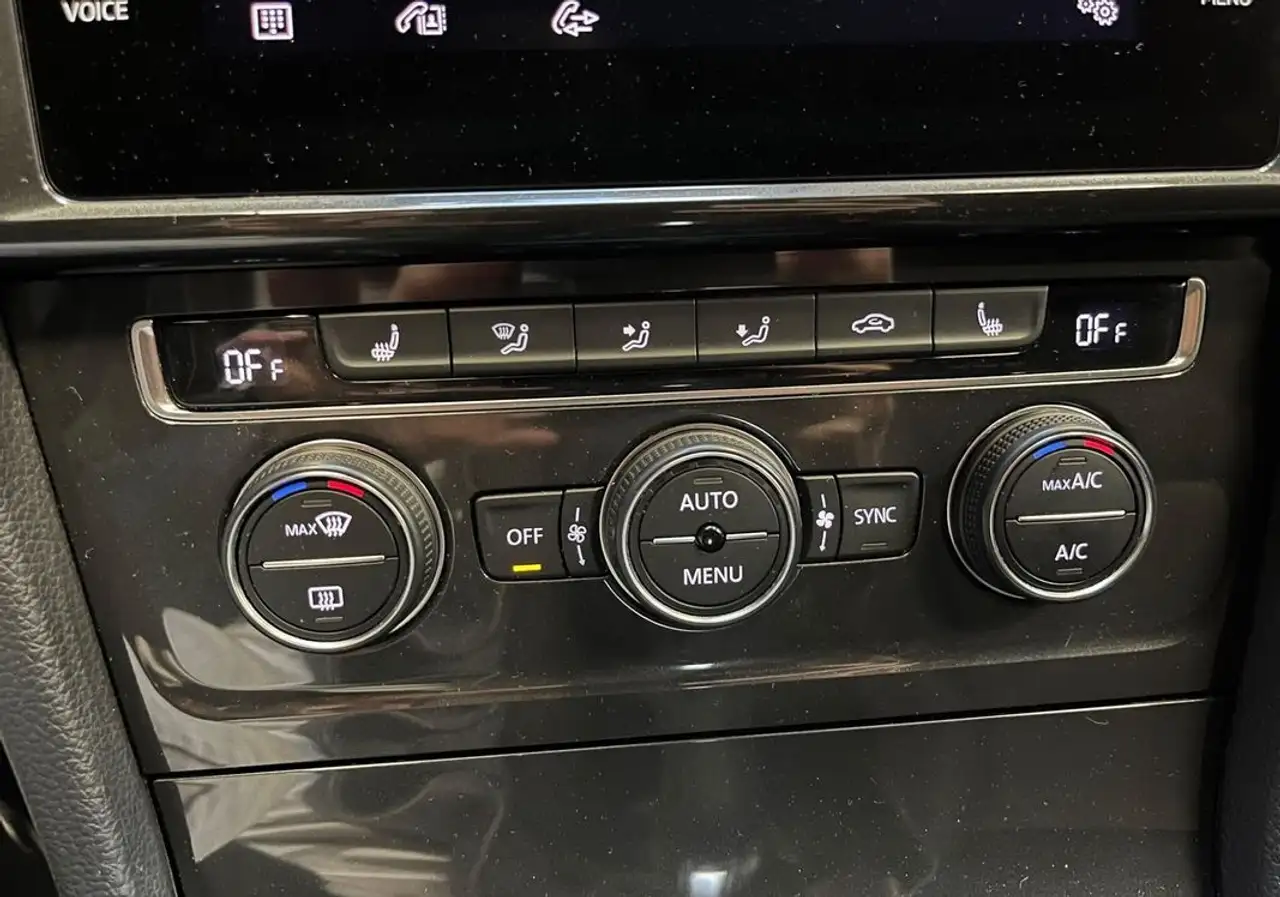 Volkswagen Golf Standard Model — photo 30