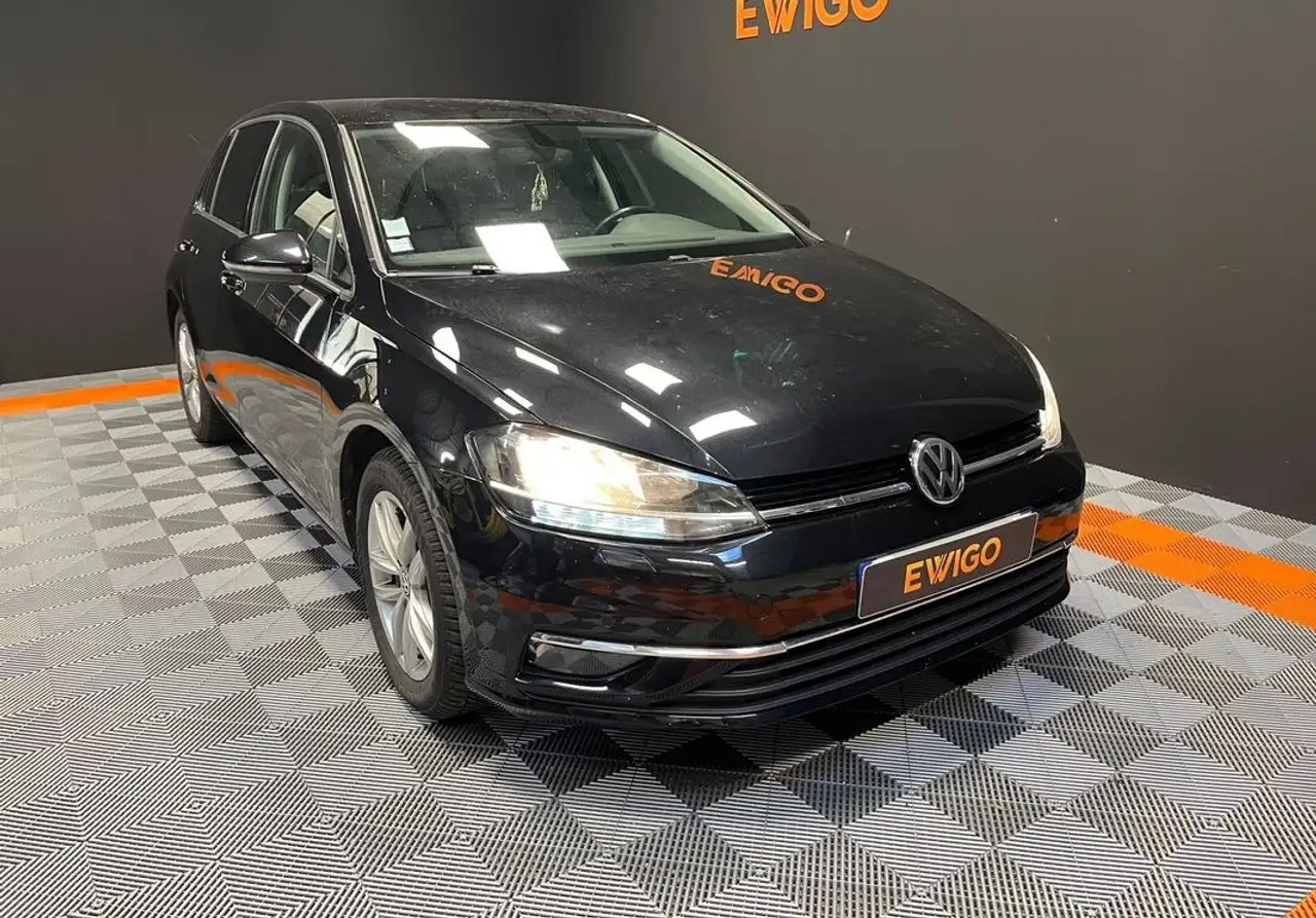 Volkswagen Golf Standard Model — photo 14