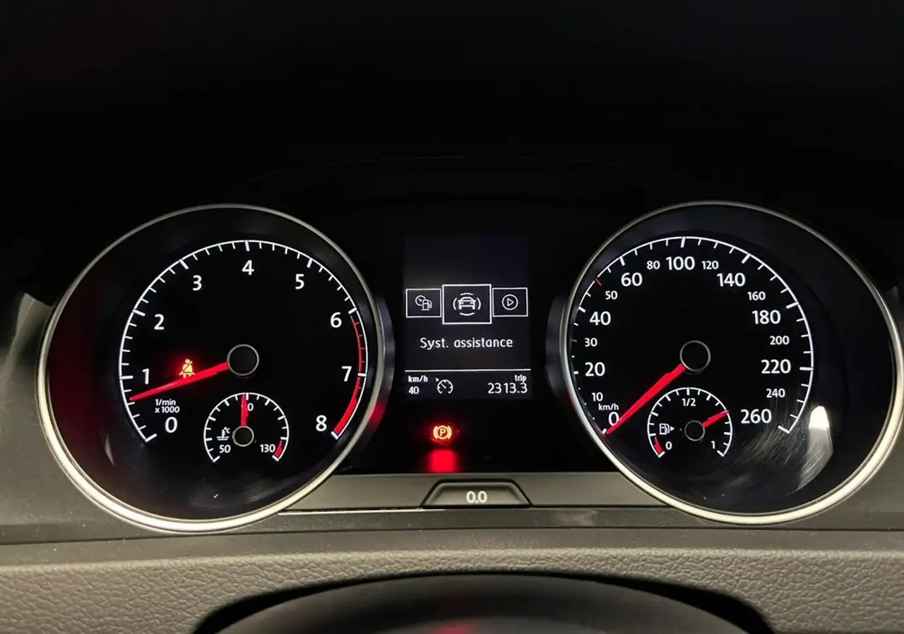 Volkswagen Golf Standard Model — photo 10