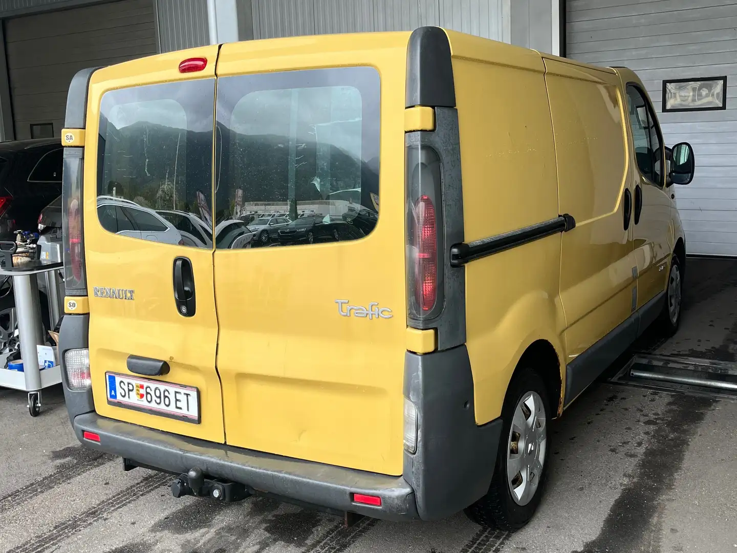 Renault Trafic Trafic Kombi L1H1 1,9 dCi kurz NL 1000 Sarı - 2
