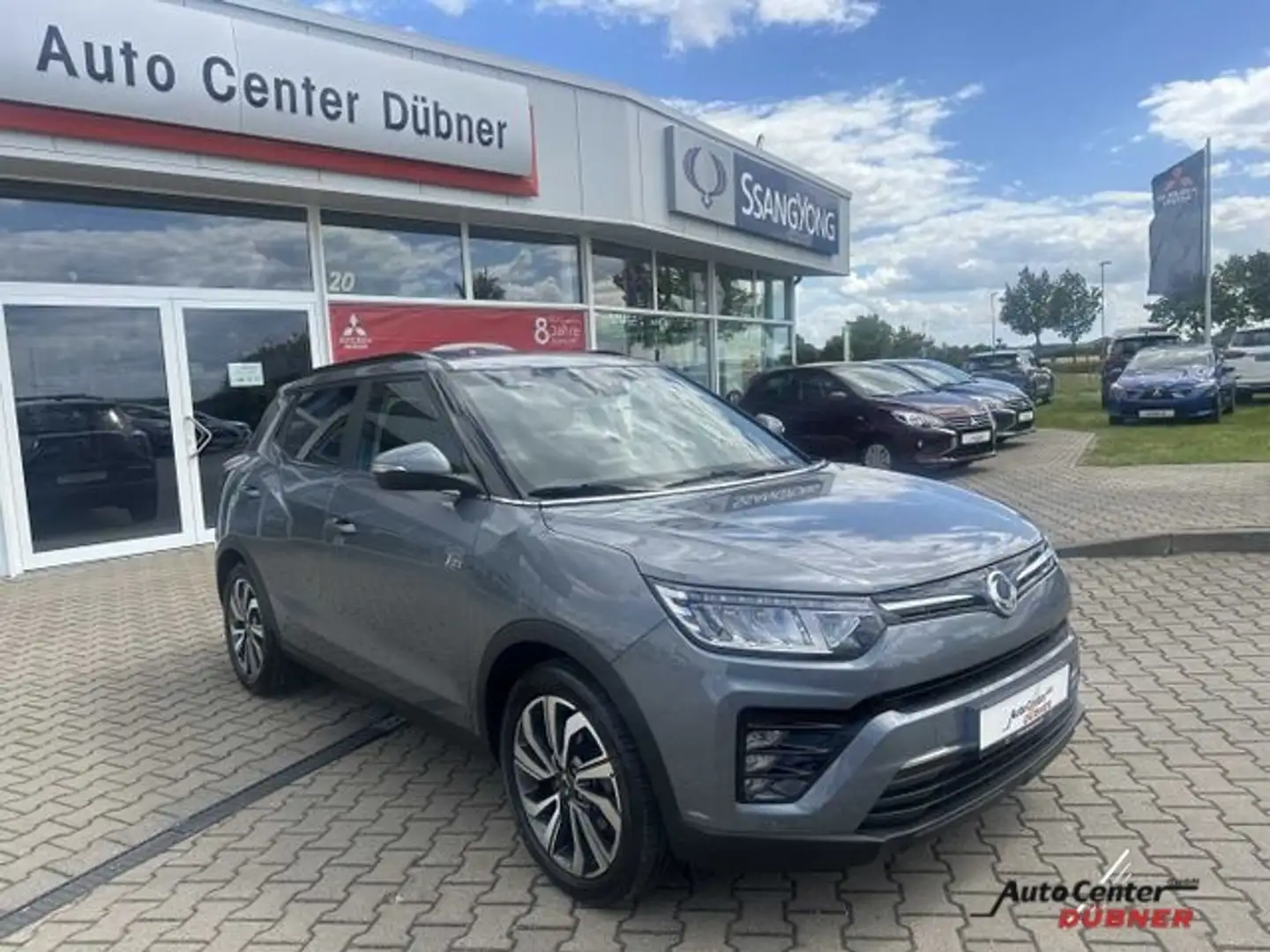 SsangYong Tivoli Sapphire 1.5 6AT TÜV NEU Grau - 2