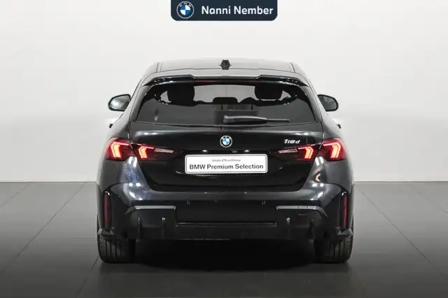BMW 1 Series view 4
