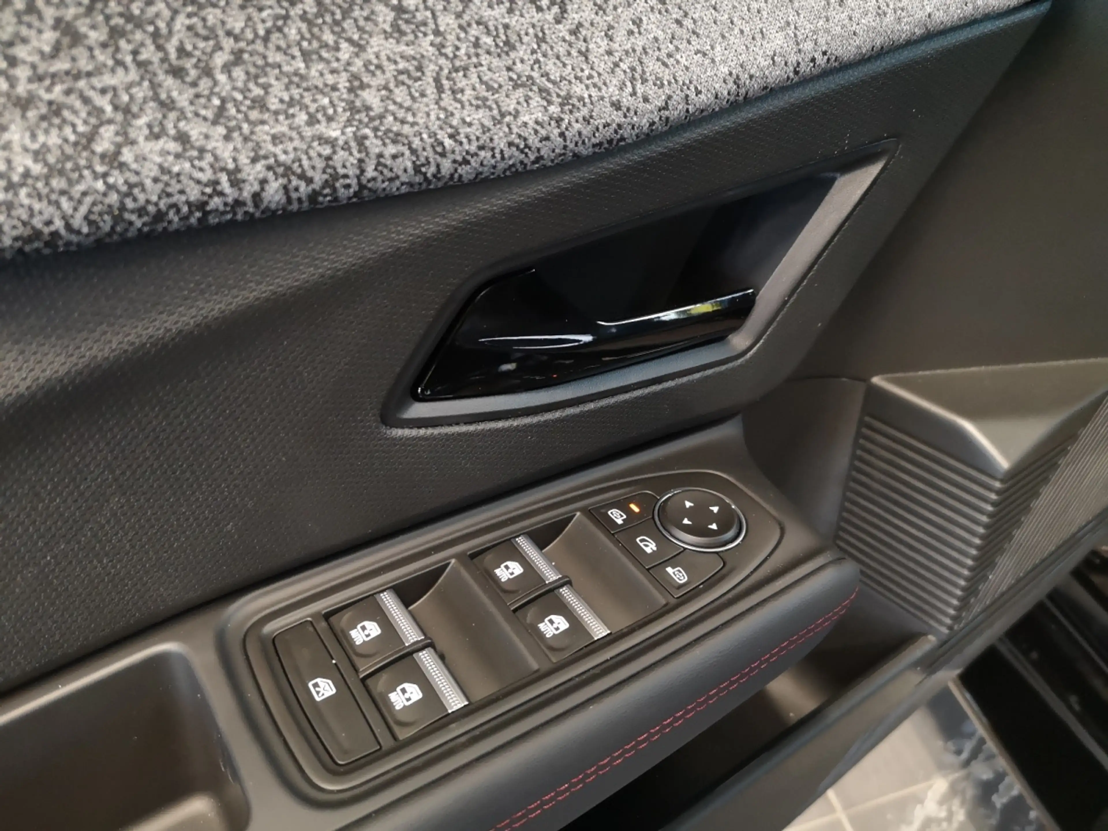 Renault Clio Techno Full Hybrid E-Tech 160 — photo 17
