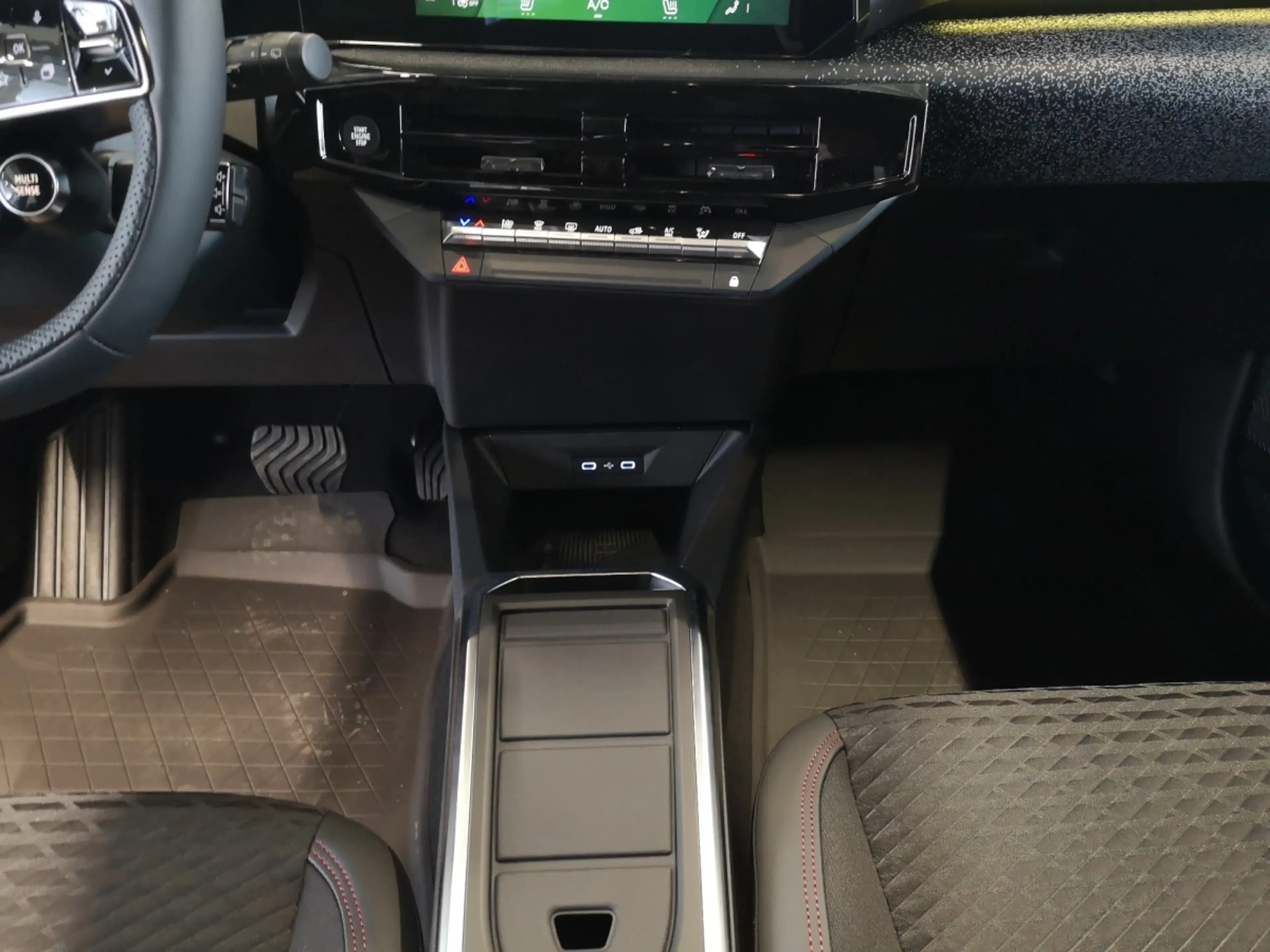 Renault Clio Techno Full Hybrid E-Tech 160 — photo 8