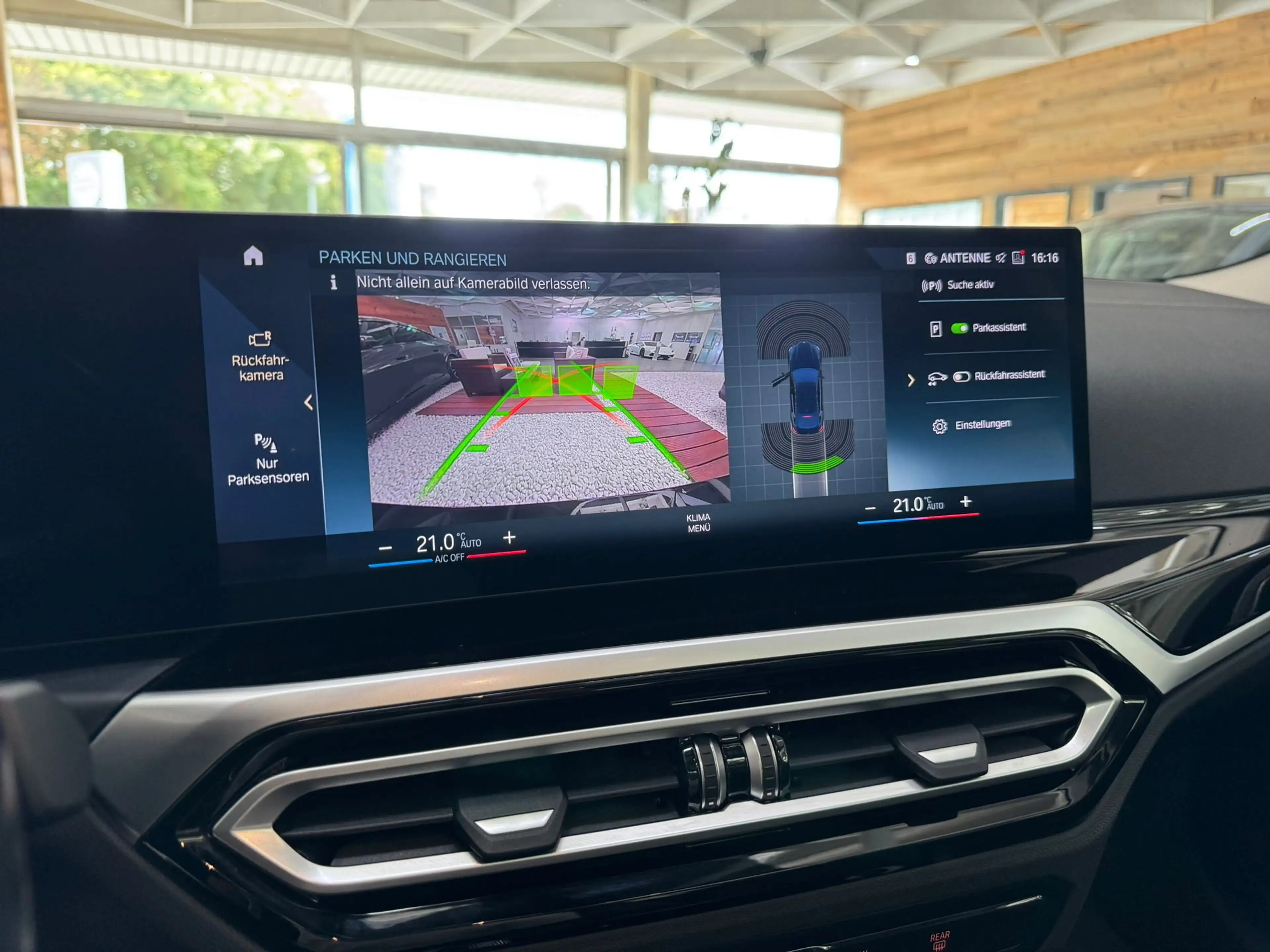 BMW i4 40 eDrive Schiebedach 18 Zoll Vollleder — photo 13