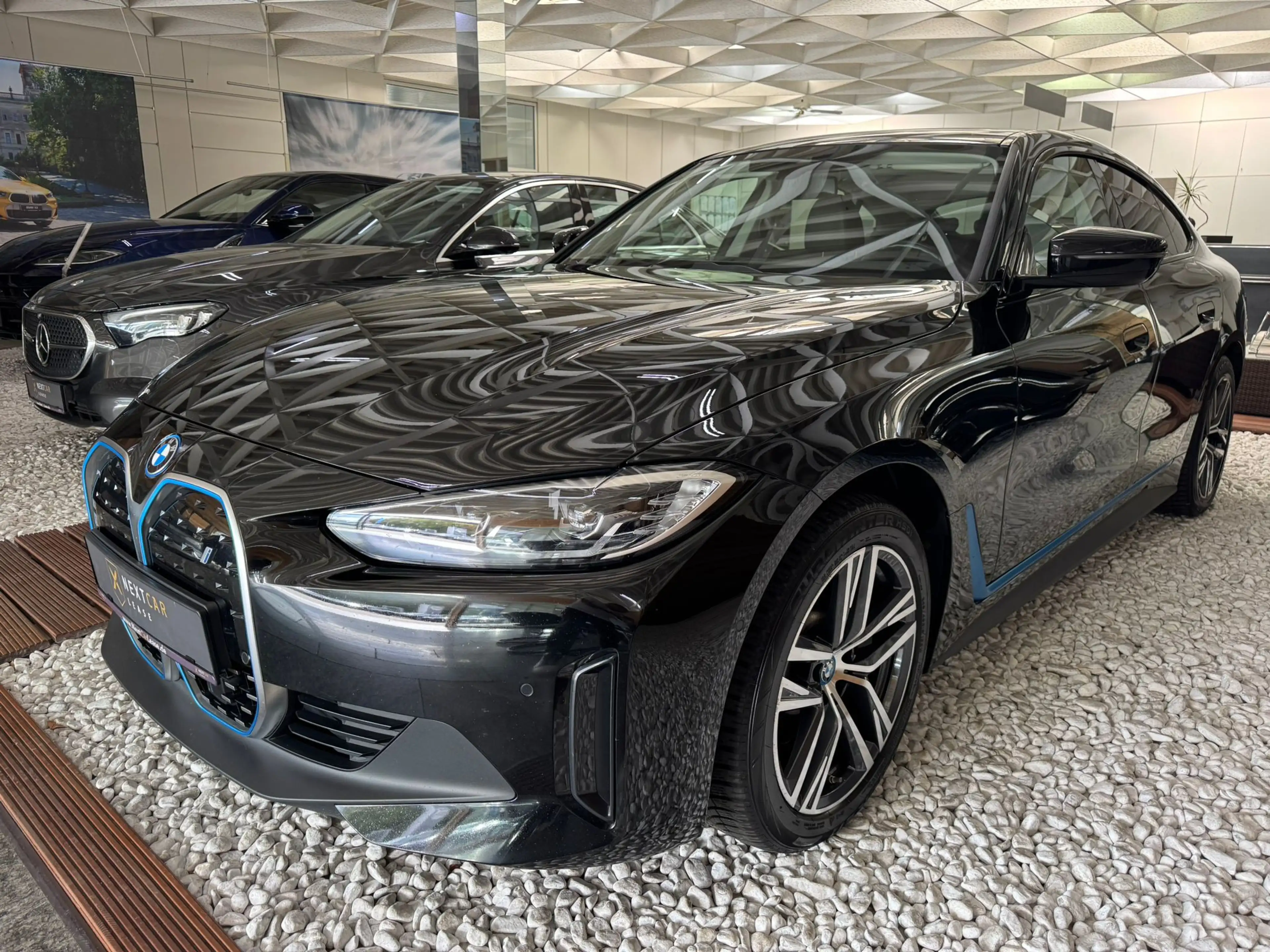 BMW i4 40 eDrive Schiebedach 18 Zoll Vollleder