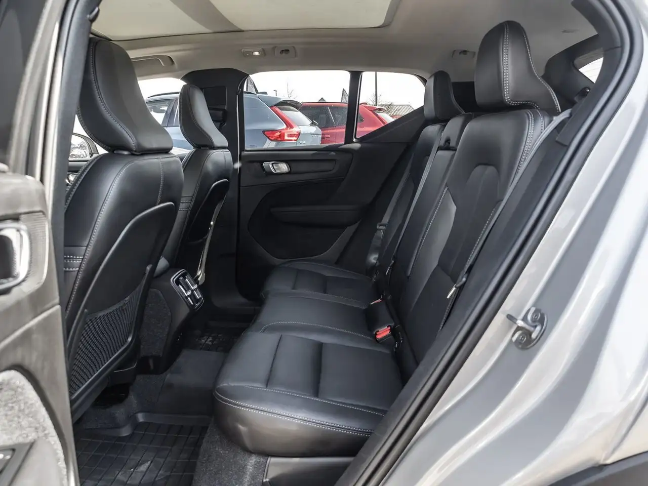 Volvo XC40 photo Volvo XC40
