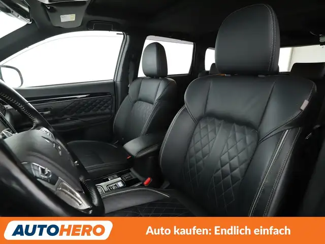Mitsubishi Outlander view 10