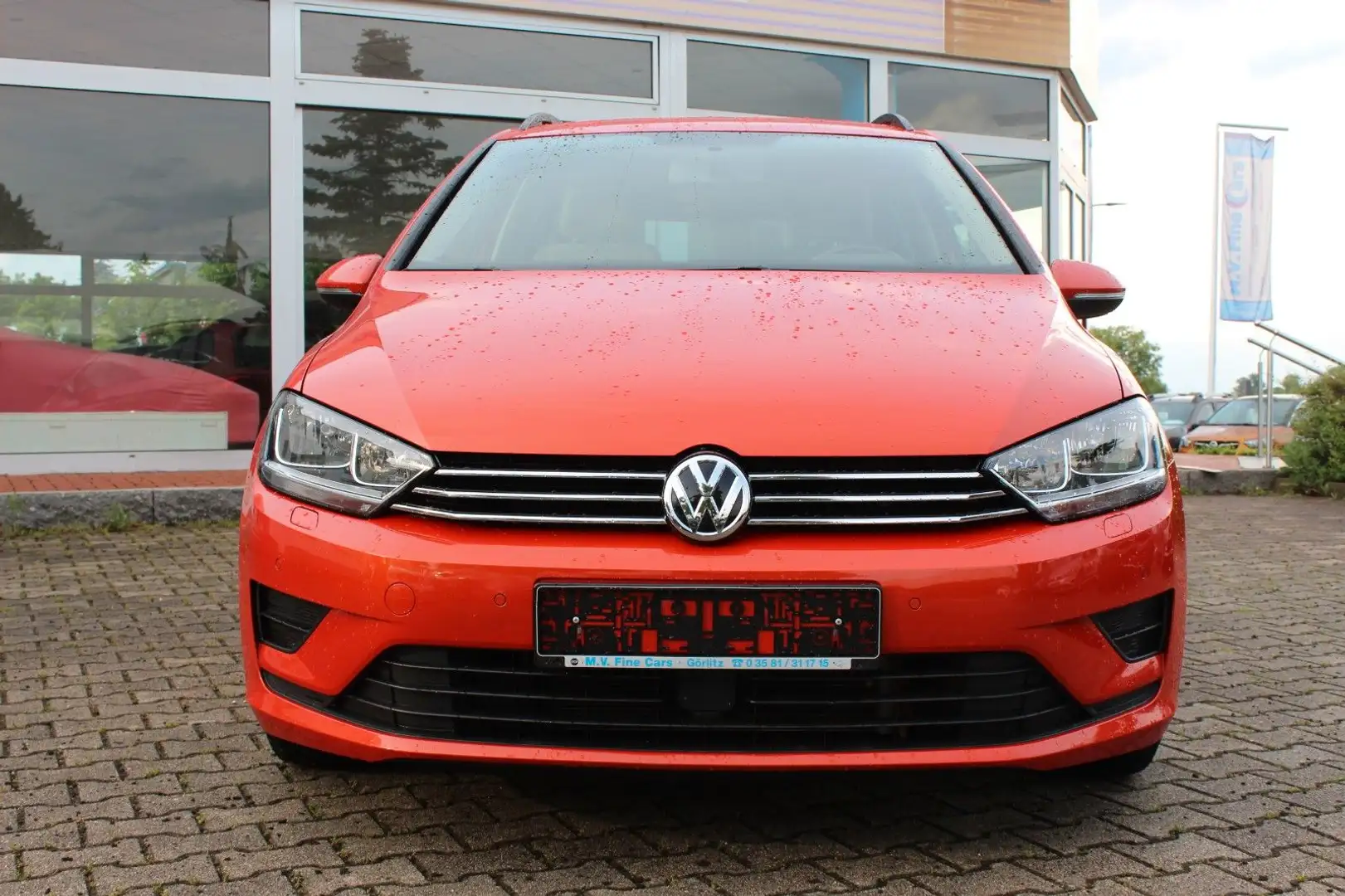 Volkswagen Golf Sportsvan Orange - 2