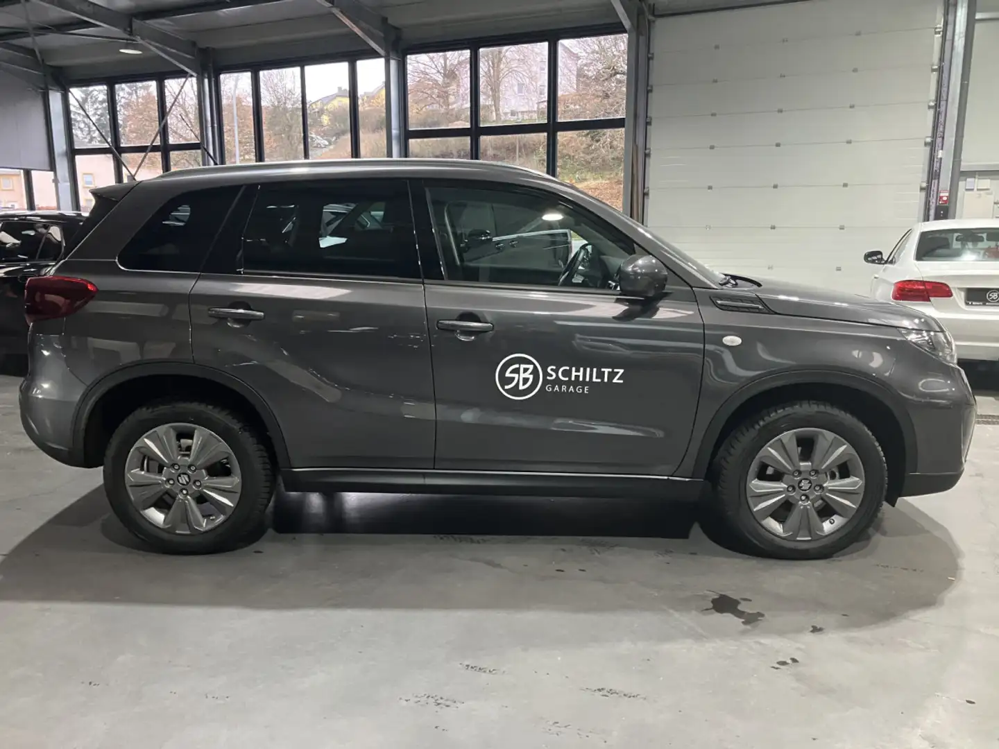 Suzuki Vitara 1.4 GL+ 2WD Grau - 2