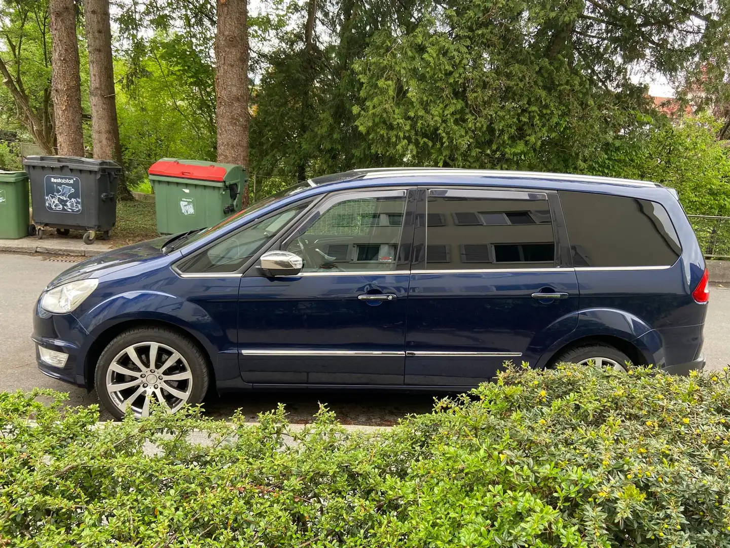 Ford Galaxy Galaxy Titanium 2,0 TDCi DPF Titanium Blau - 1