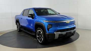 E4WD CREW EXTENDED RANGE LT, ACCIDENT FREE