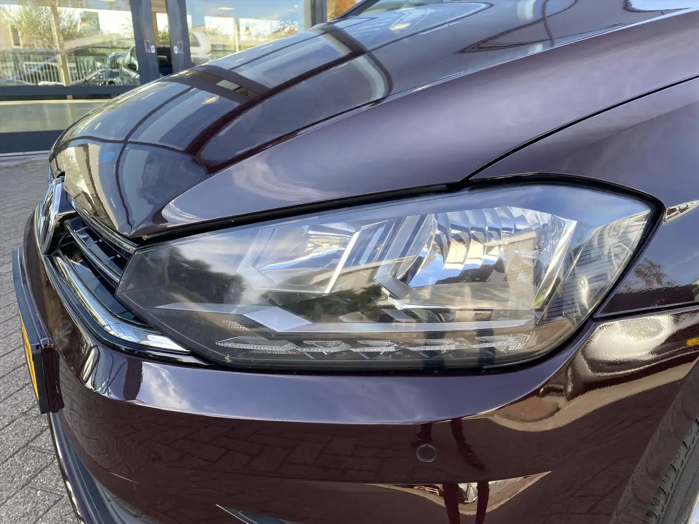 Volkswagen Golf Sportsvan 1.0 TSI 110PK DSG Highline Rojo - 2