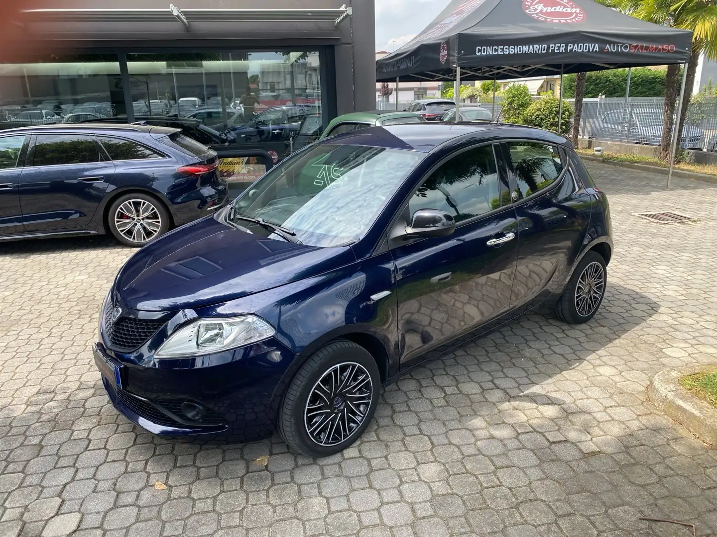 Lancia Ypsilon 1.2 69 CV 5 porte GPL Ecochic Gold Azul - 1