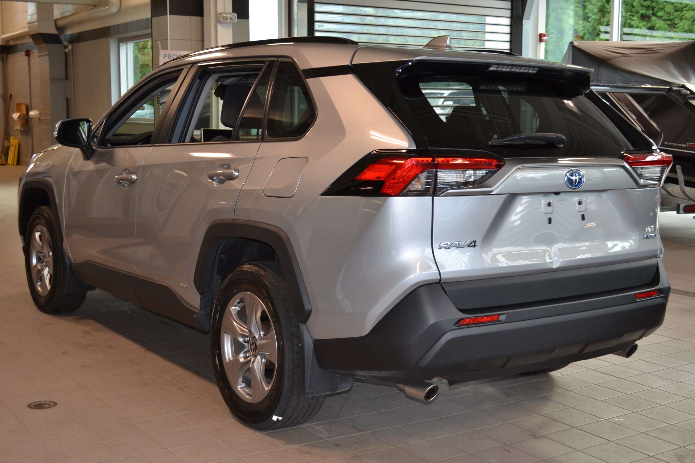 2023 Toyota RAV4 LE — снимка 1