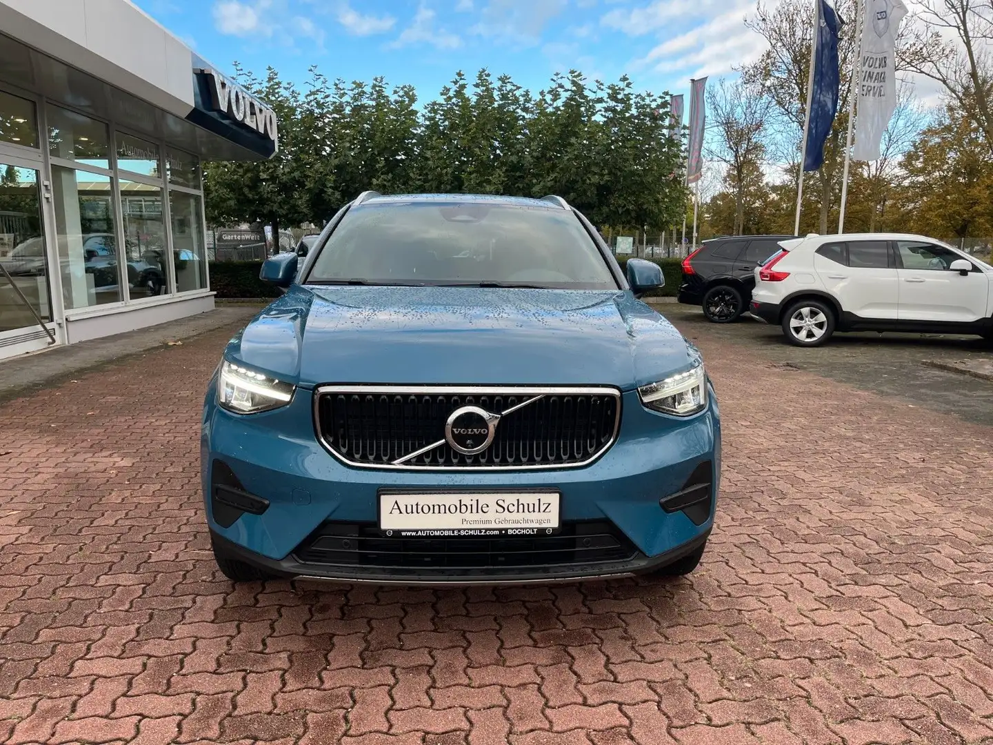 Volvo XC40 B3 Core DCT Blau - 2