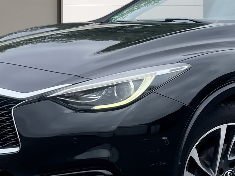 Infiniti Q30 1.5 d Sitzheizung Navi PDC Kamera Klima — photo 7