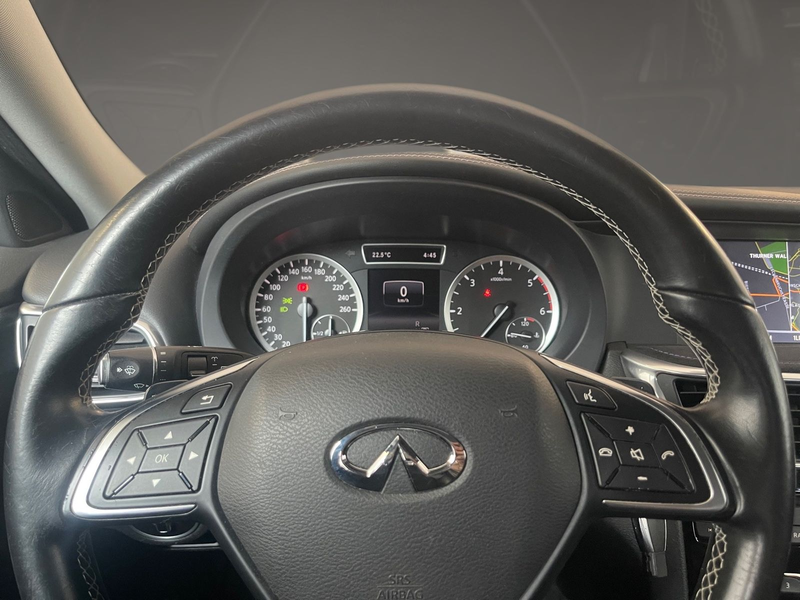 Infiniti Q30 1.5 d Sitzheizung Navi PDC Kamera Klima — photo 11