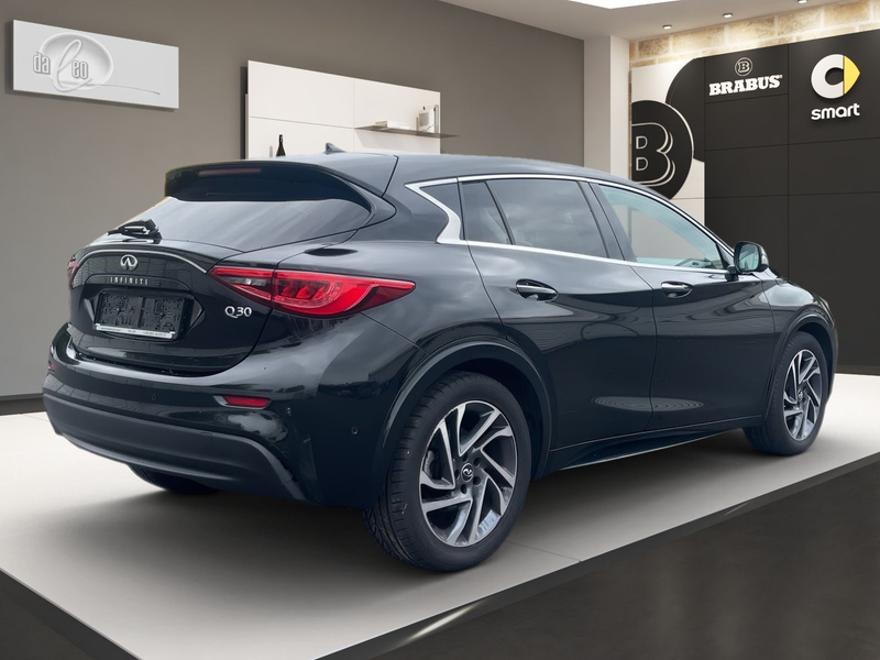 Infiniti Q30 1.5 d Sitzheizung Navi PDC Kamera Klima — photo 5