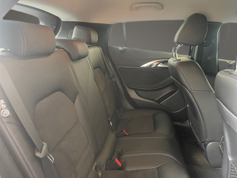 Infiniti Q30 1.5 d Sitzheizung Navi PDC Kamera Klima — photo 13