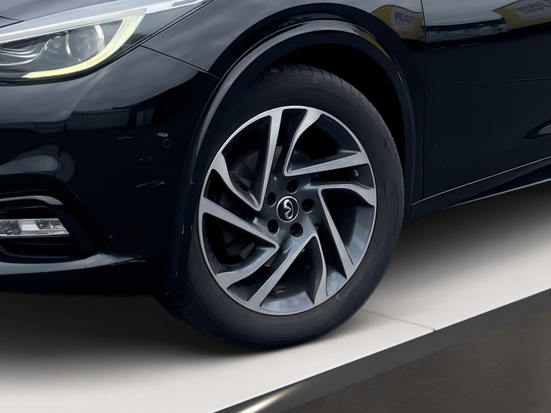 Infiniti Q30 1.5 d Sitzheizung Navi PDC Kamera Klima — photo 8