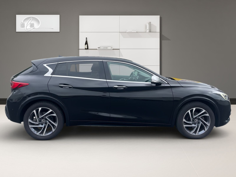 Infiniti Q30 1.5 d Sitzheizung Navi PDC Kamera Klima — photo 3