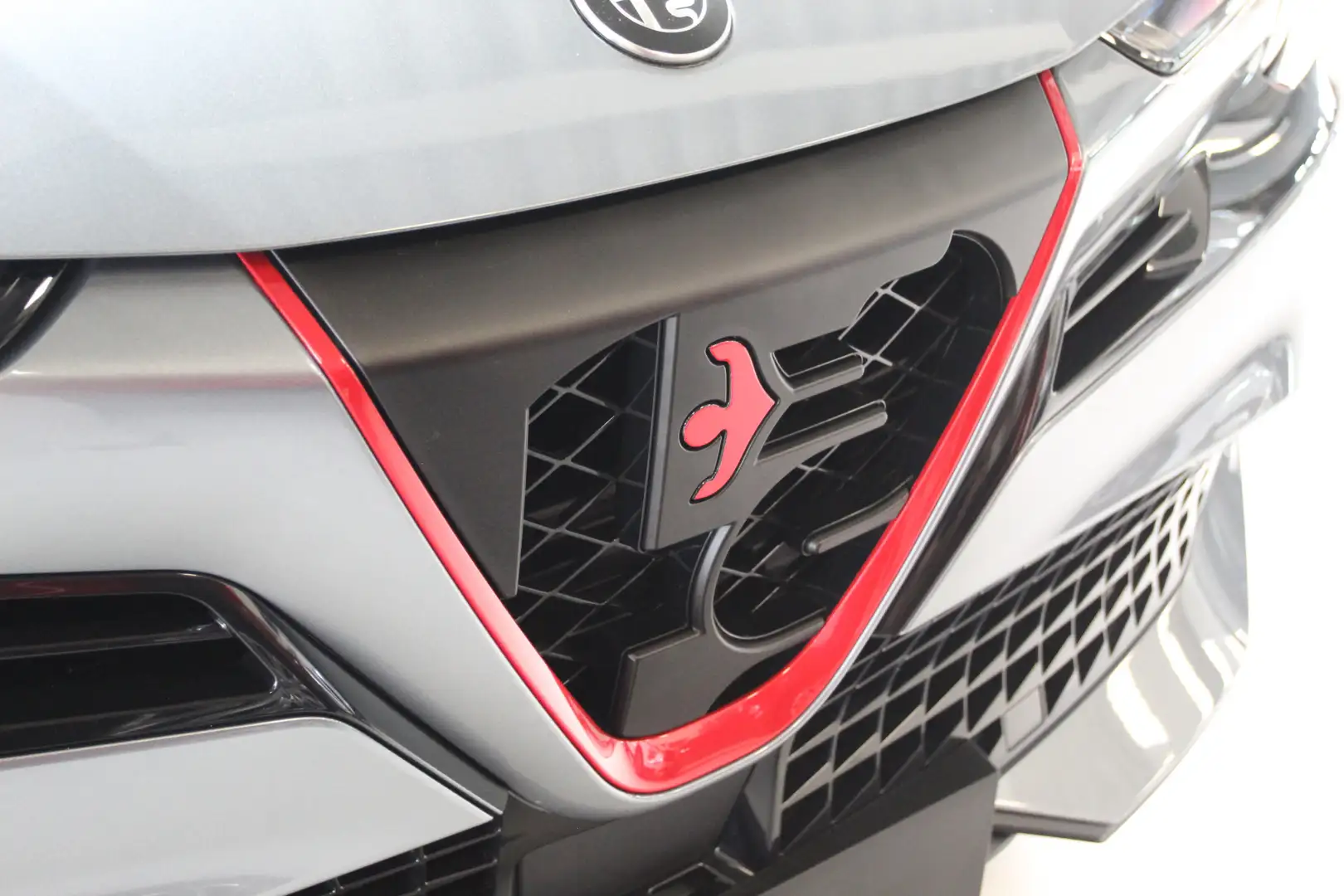 Alfa Romeo Junior 1.2 Turbo Ibrida Speciale | Stoelverwarming | Mass Grijs - 2