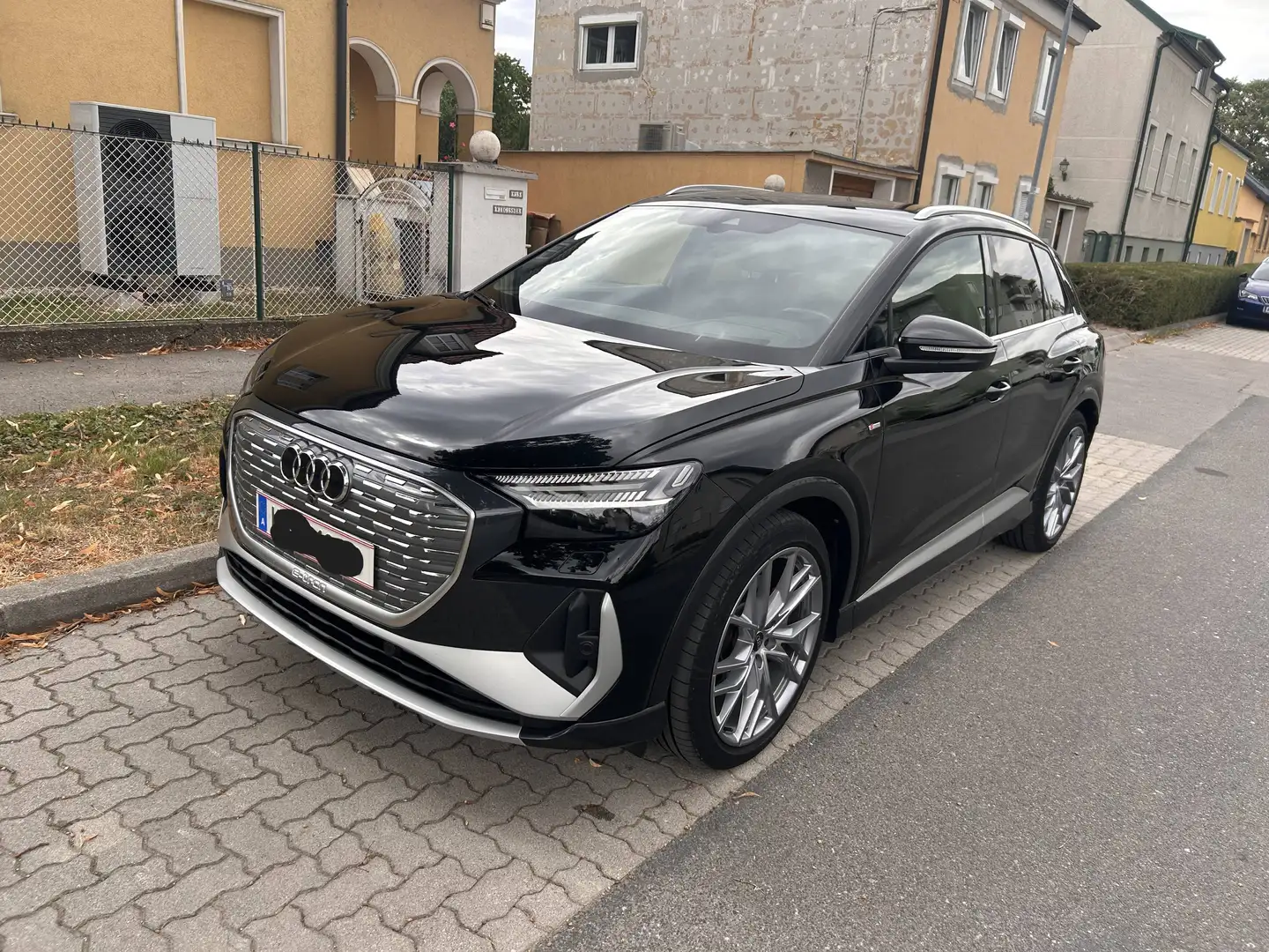 Audi Q4 e-tron Q4 40 e-tron 150kW 82kWh Schwarz - 2