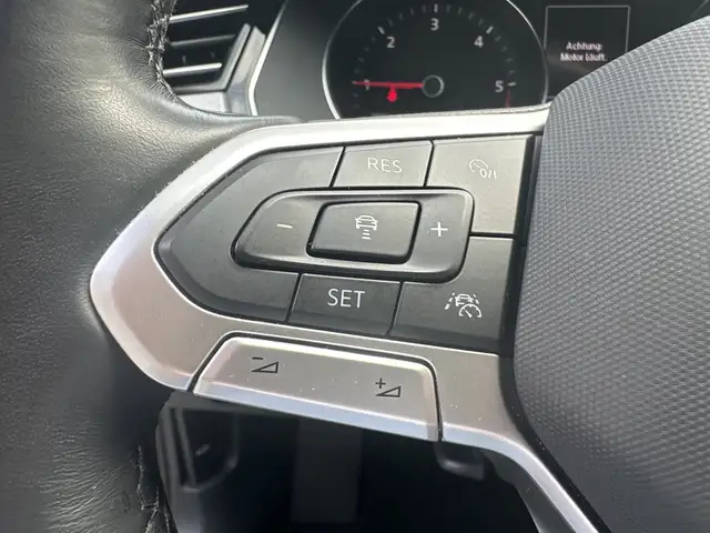 Volkswagen Passat view 14