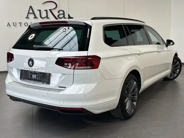 Volkswagen Passat view 4