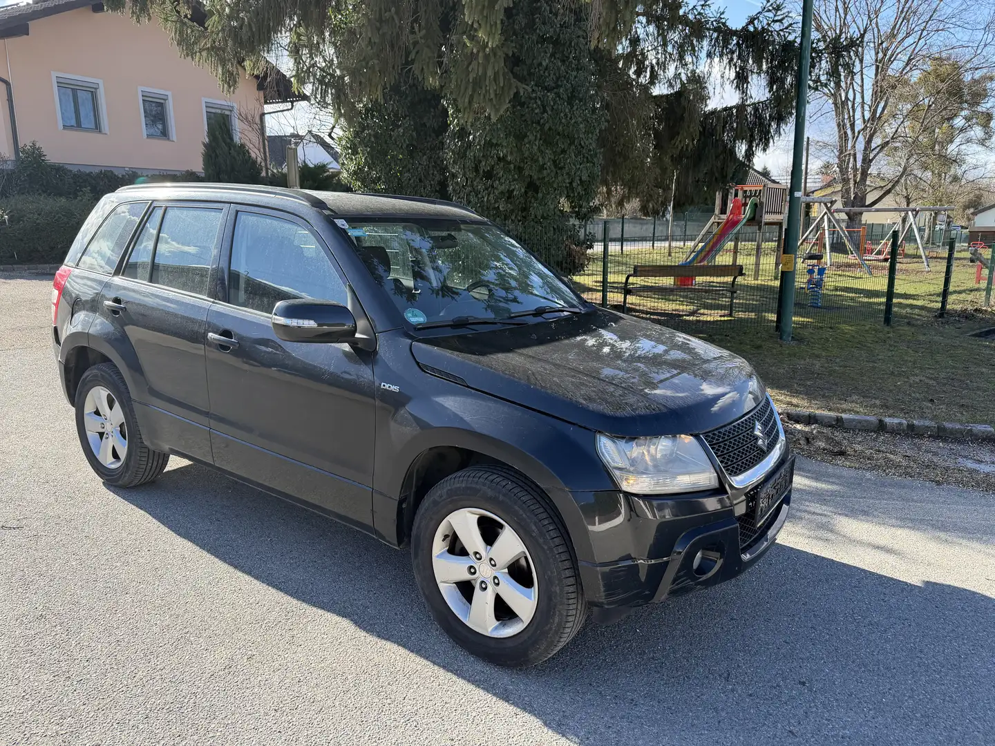 Suzuki Grand Vitara 1,9 VX DDiS 4x4 Schwarz - 1