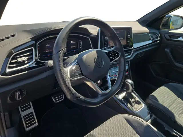 Volkswagen T-Roc view 4