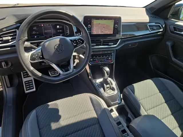 Volkswagen T-Roc view 8