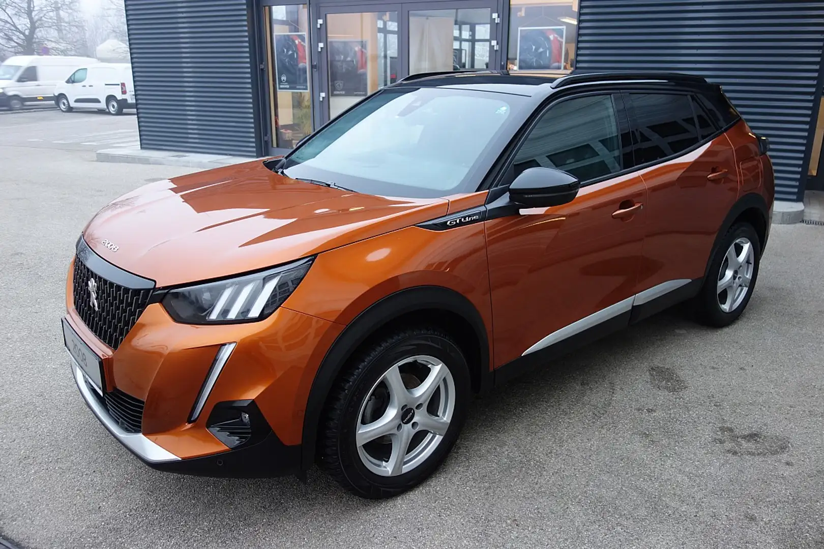 Peugeot 2008 PureTech 130 S&S GT Line 6-Gang-Manuell Orange - 1