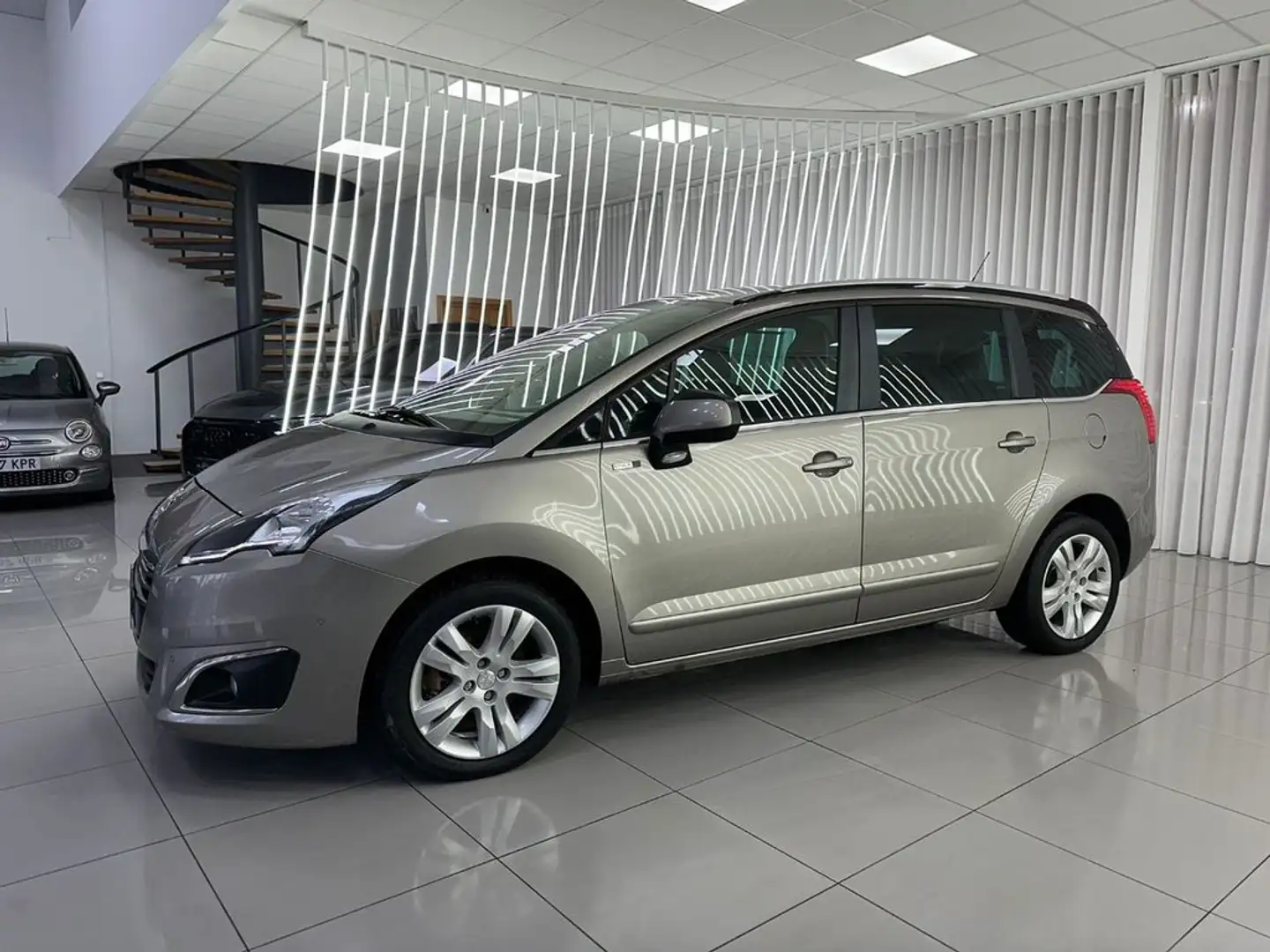 Peugeot 5008 1.6 BlueHDi Style 7 pl. 120 Beige - 2