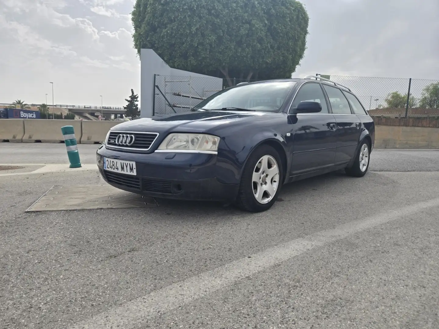 Audi A6 2.4 quattro Azul - 1