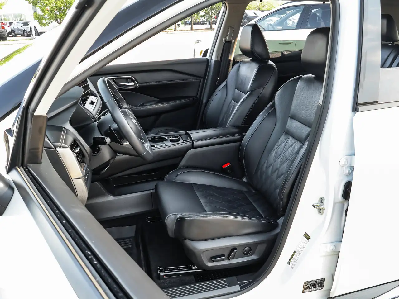 Nissan Rogue photo Nissan Rogue